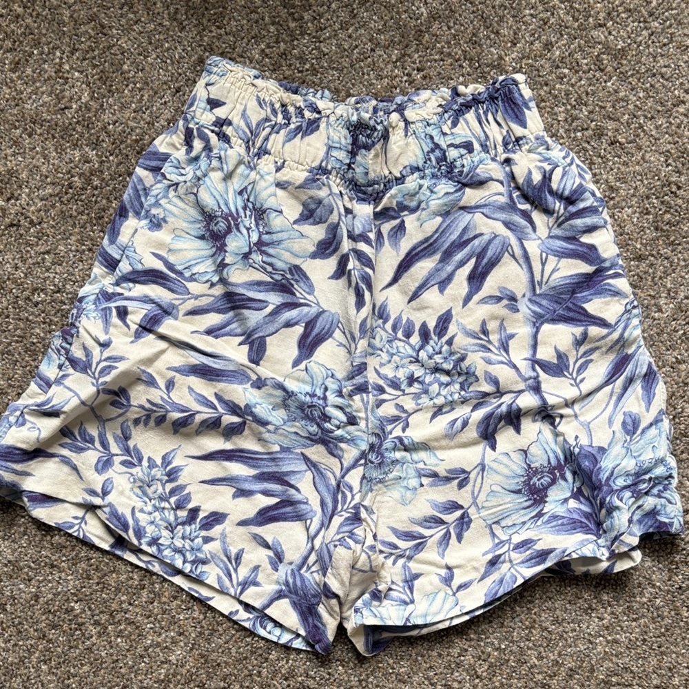 H&M High Waist Floral Blue and White Shorts